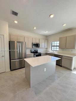 Picture of 675 NW 6Th Ter, Florida City, FL 33034