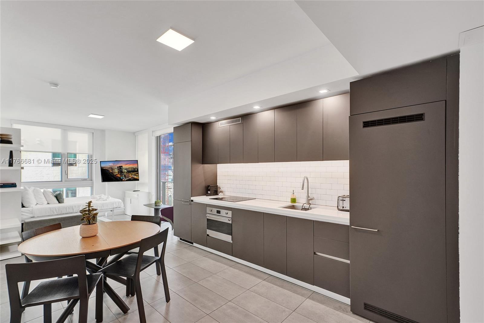 Picture of 227 NE 2Nd St # 1809, Miami, FL 33132