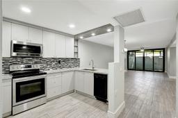 Picture of 1261 W Golfview Dr, Pembroke Pines, FL 33026