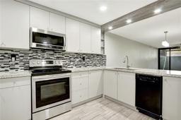 Picture of 1261 W Golfview Dr, Pembroke Pines, FL 33026