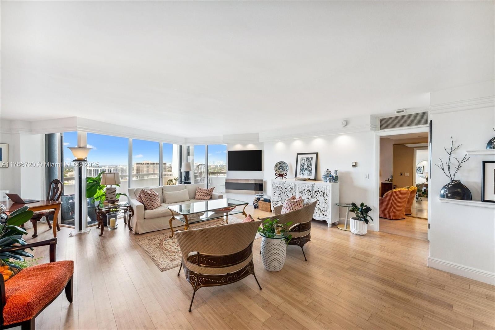 Picture of 4000 Towerside Ter, Miami, FL 33138