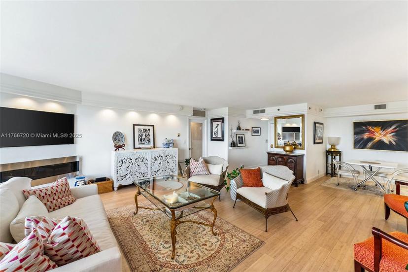 Picture of 4000 Towerside Ter, Miami, FL 33138