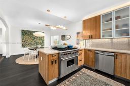 Picture of 696 NE 67Th St, Miami, FL 33138