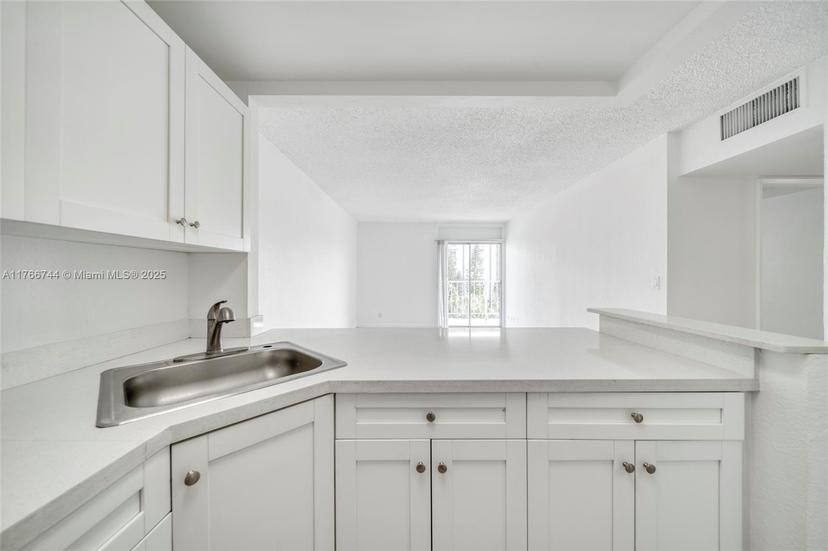 Picture of 801 NW 47Th Ave # 515W, Miami FL 33126