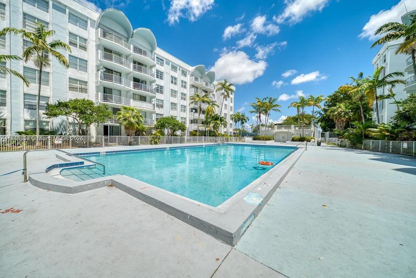 Picture of 494 NW 165Th St Rd # 205, Miami FL 33169