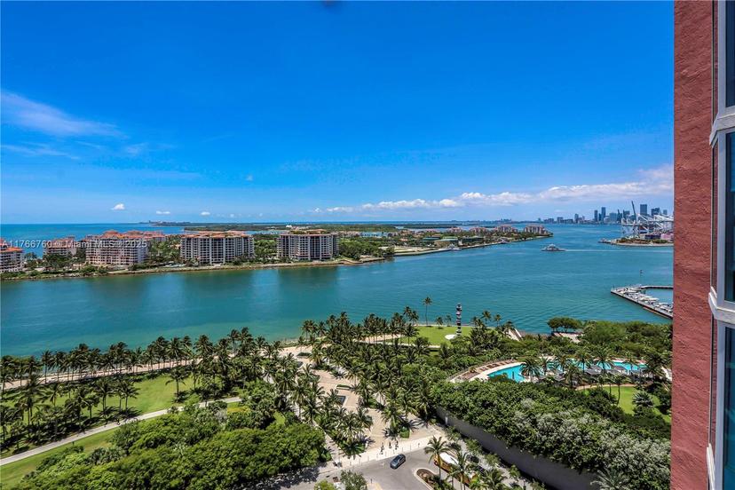 Picture of 300 S Pointe Dr # 2104, Miami Beach FL 33139