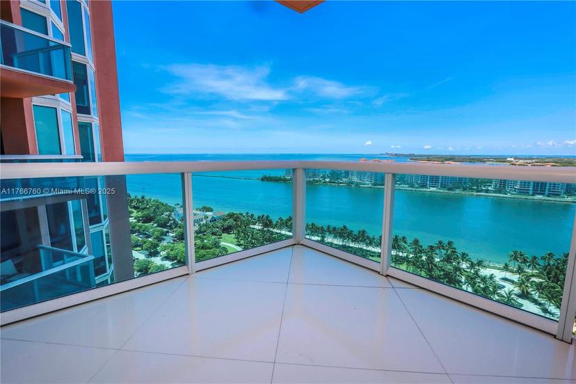 Picture of 300 S Pointe Dr # 2104, Miami Beach FL 33139