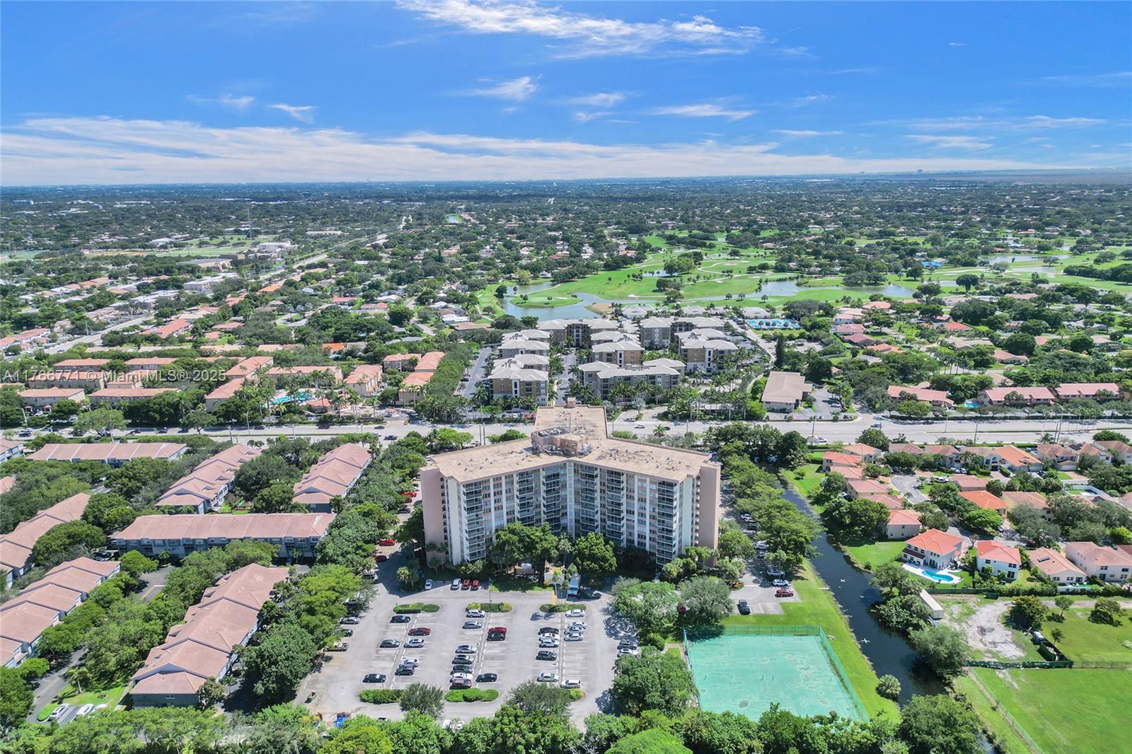 Picture of 10777 W Sample Rd # 904, Coral Springs, FL 33065
