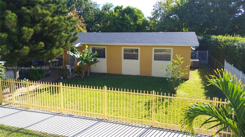 Picture of 17221 NW 52Nd Pl, Miami Gardens FL 33055