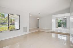 Picture of 986 NW 89Th Ave, Plantation, FL 33324