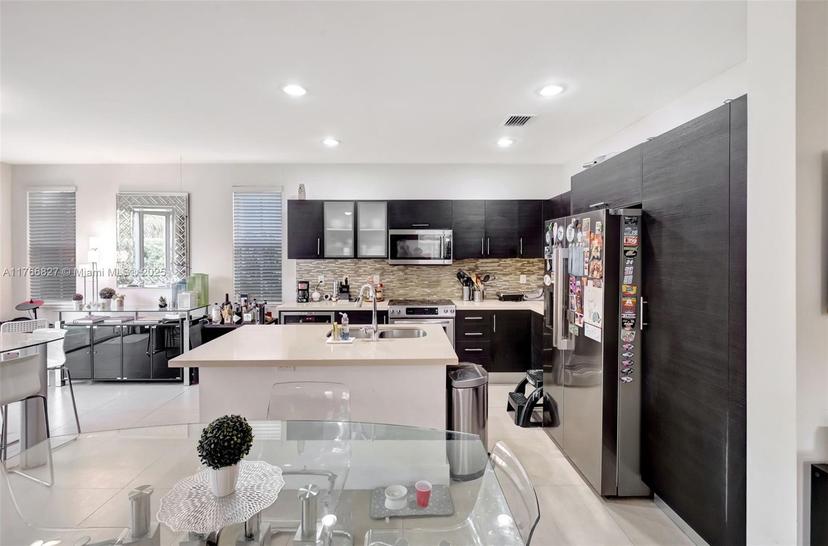 Picture of 10543 NW 70Th Ln, Doral FL 33178