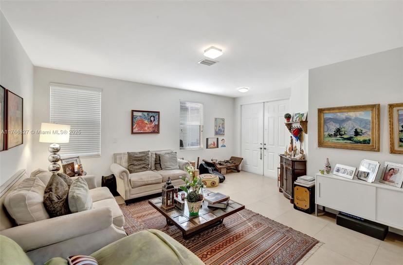 Picture of 10543 NW 70Th Ln, Doral FL 33178
