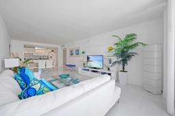 Picture of 19370 Collins Ave # 902, Sunny Isles Beach, FL 33160