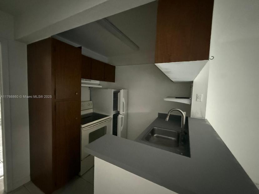 Picture of 10832 N Kendall Dr # U16, Miami FL 33176