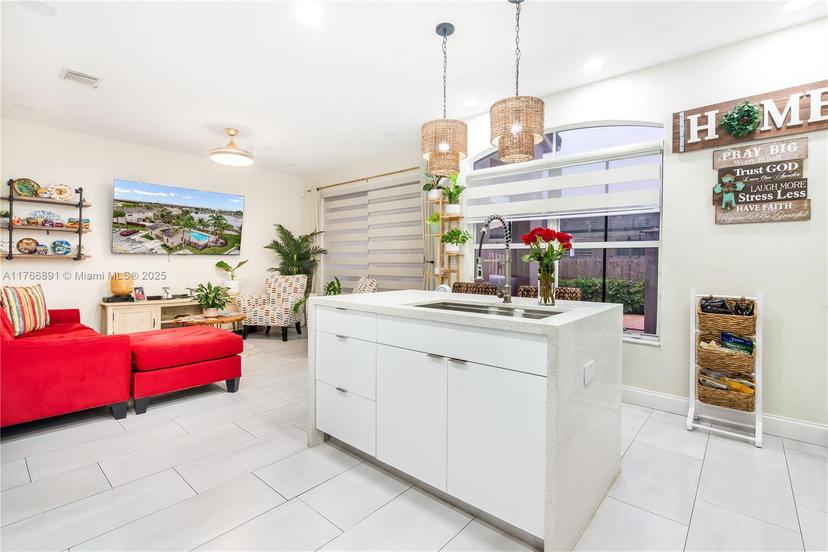 Picture of 920 SW 154Th Path, Miami FL 33194