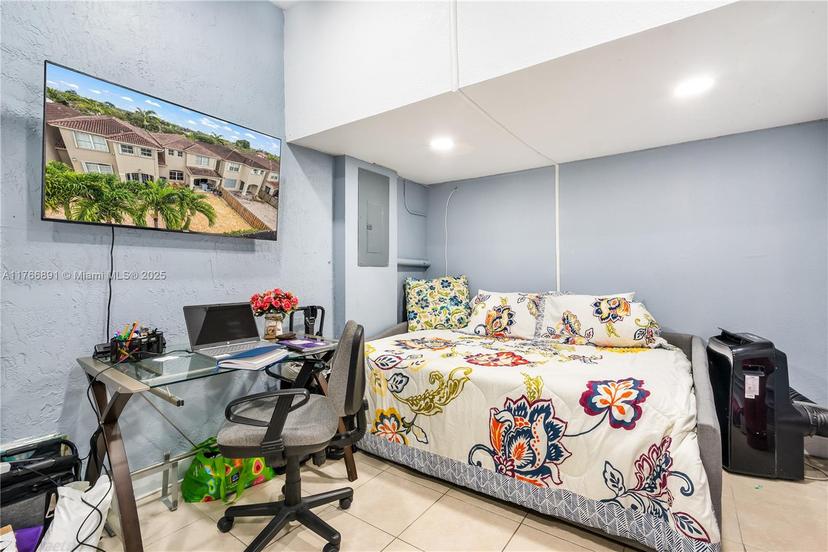 Picture of 920 SW 154Th Path, Miami FL 33194