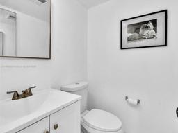 Picture of 7715 SW 86Th St # 101, Miami, FL 33143