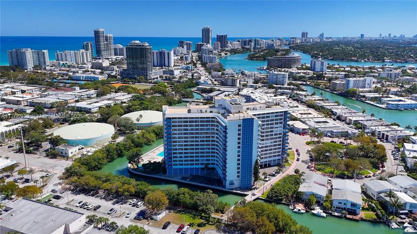 Picture of 7441 Wayne Ave # 11F, Miami Beach FL 33141