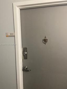 Picture of 2020 NE 135Th St # 901, North Miami, FL 33181