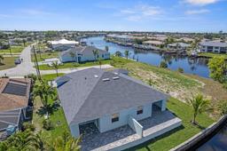 Picture of 1105 SE 38 St, Cape Coral, FL 33904
