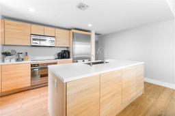 Picture of 16385 Biscayne Blvd # 707, North Miami Beach, FL 33160