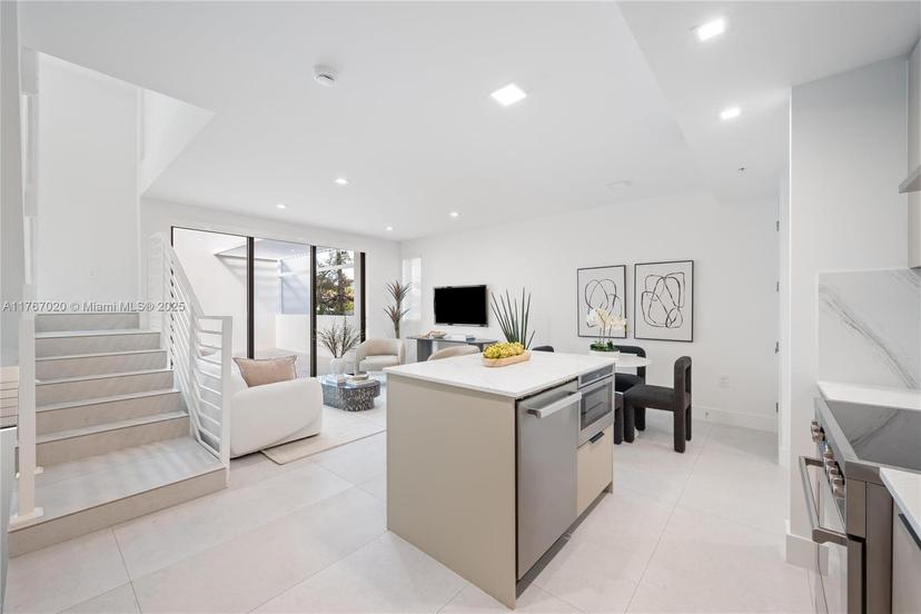 Picture of 721 SW 11Th St # D, Miami FL 33129