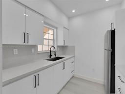 Picture of 1941 NW 96Th Ter # 8F, Pembroke Pines, FL 33024