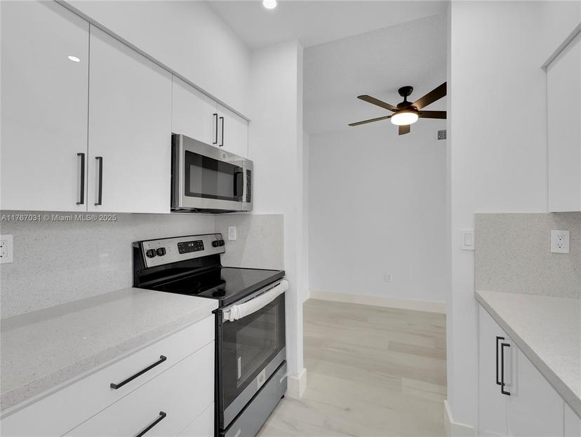 Picture of 1941 NW 96Th Ter # 8F, Pembroke Pines FL 33024