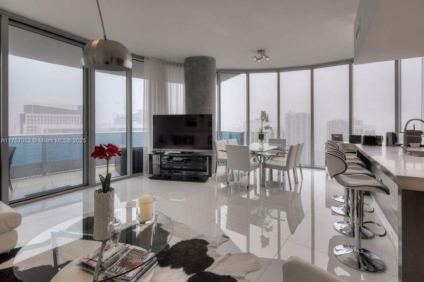 Picture of 200 Biscayne Blvd Way # 4402, Miami FL 33131