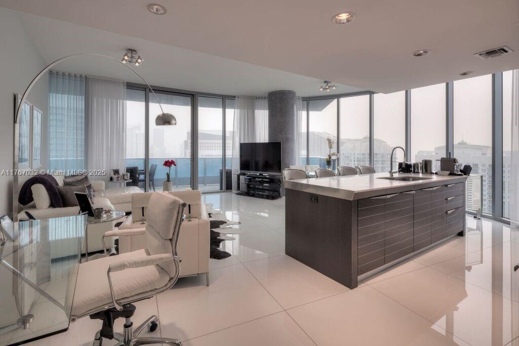 Picture of 200 Biscayne Blvd Way # 4402, Miami, FL 33131
