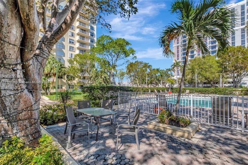 Picture of 11111 Biscayne Blvd # 8F, Miami FL 33181
