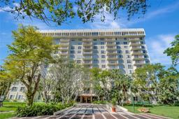 Picture of 11111 Biscayne Blvd # 8F, Miami, FL 33181
