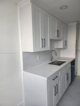 Picture of 1300 NE Miami Gardens Dr # 313E, Miami, FL 33179