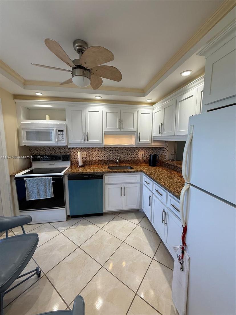 Picture of 4800 Hillcrest Ln # 511, Hollywood FL 33021