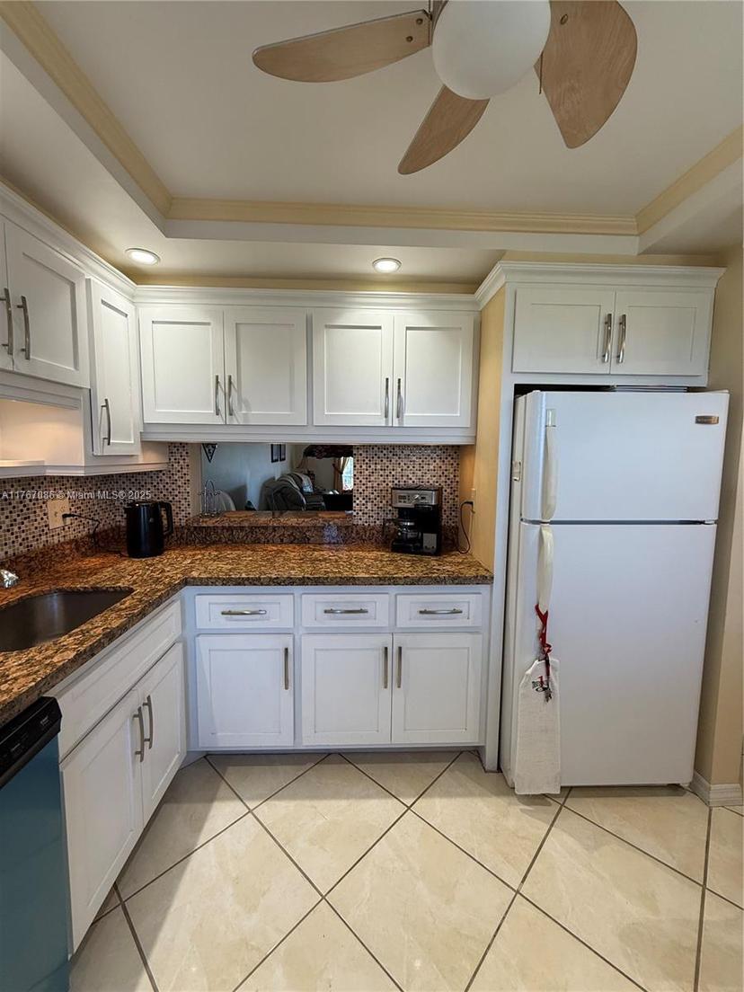 Picture of 4800 Hillcrest Ln # 511, Hollywood FL 33021