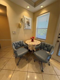 Picture of 4800 Hillcrest Ln # 511, Hollywood, FL 33021