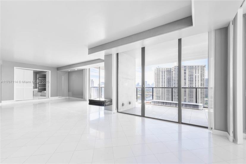 Picture of 19667 Turnberry Way # 18D, Aventura FL 33180