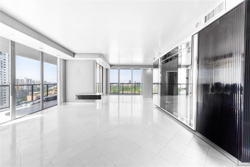 Picture of 19667 Turnberry Way # 18D, Aventura FL 33180