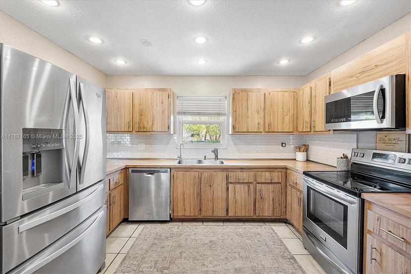 Picture of 9062 NW 20Th Mnr, Coral Springs FL 33071