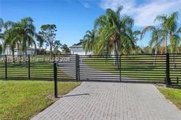 Picture of 653 SW 23Rd St, Naples, FL 34117