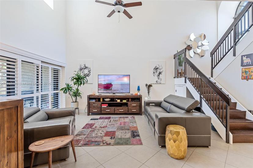 Picture of 3320 Old Oak Ln # 903, Hollywood FL 33021