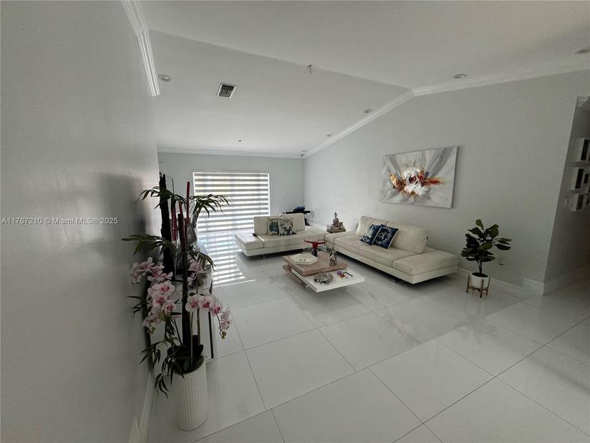 Picture of 20040 NW 63Rd Ave, Hialeah FL 33015