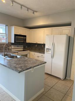 Picture of 5240 NW 109Th Ave # 5, Doral, FL 33178