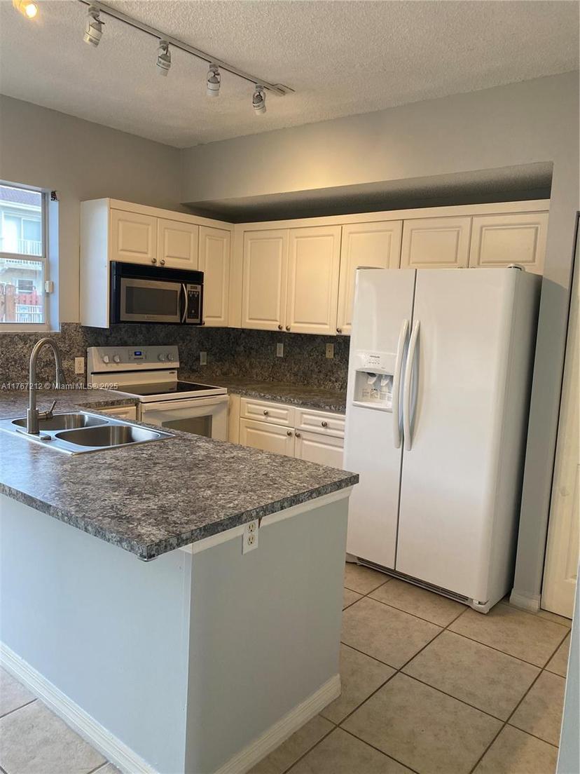 Picture of 5240 NW 109Th Ave # 5, Doral FL 33178