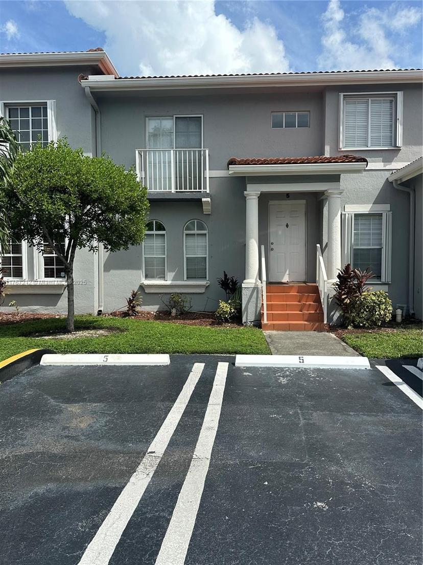 Picture of 5240 NW 109Th Ave # 5, Doral FL 33178