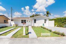 Picture of 395 W 39Th Pl, Hialeah, FL 33012