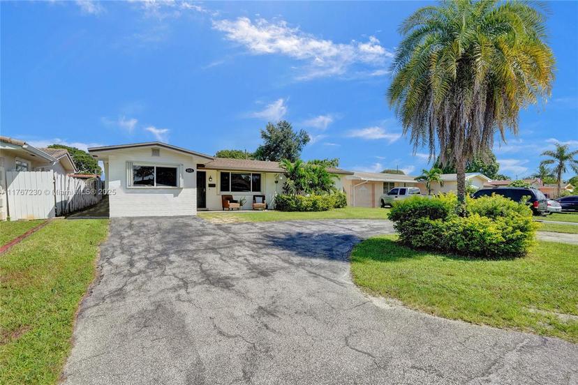 Picture of 8821 NW 11Th St, Pembroke Pines FL 33024