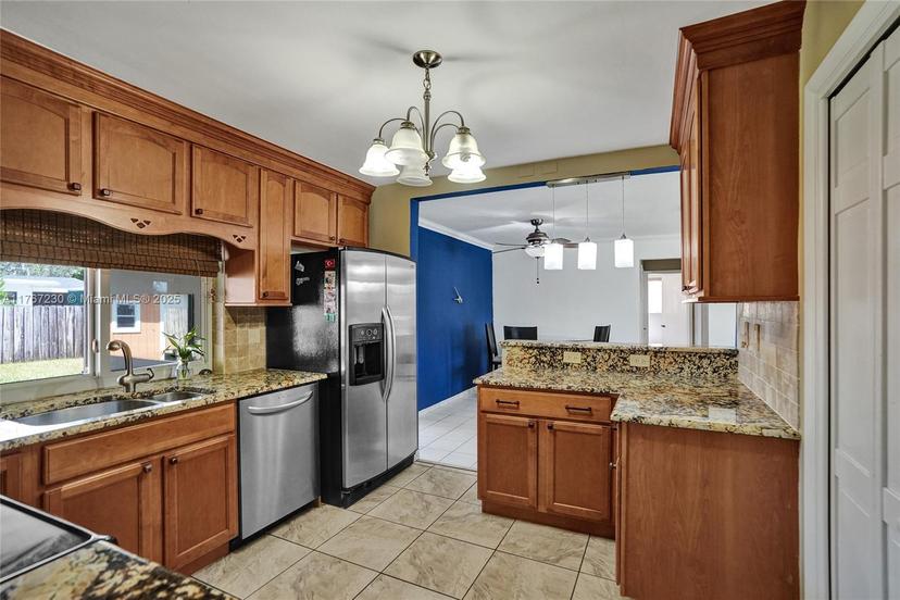 Picture of 8821 NW 11Th St, Pembroke Pines FL 33024