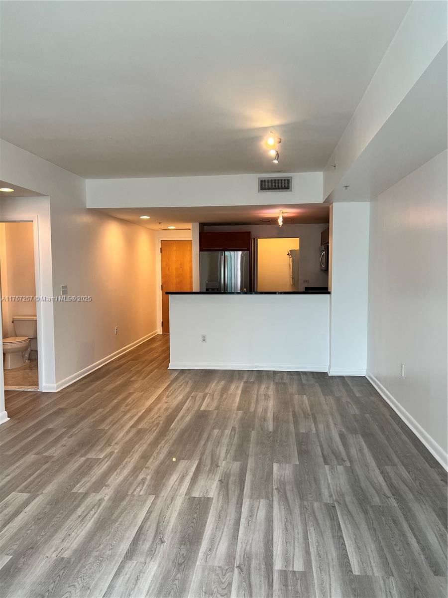 Picture of 244 Biscayne Blvd # 2609, Miami, FL 33132