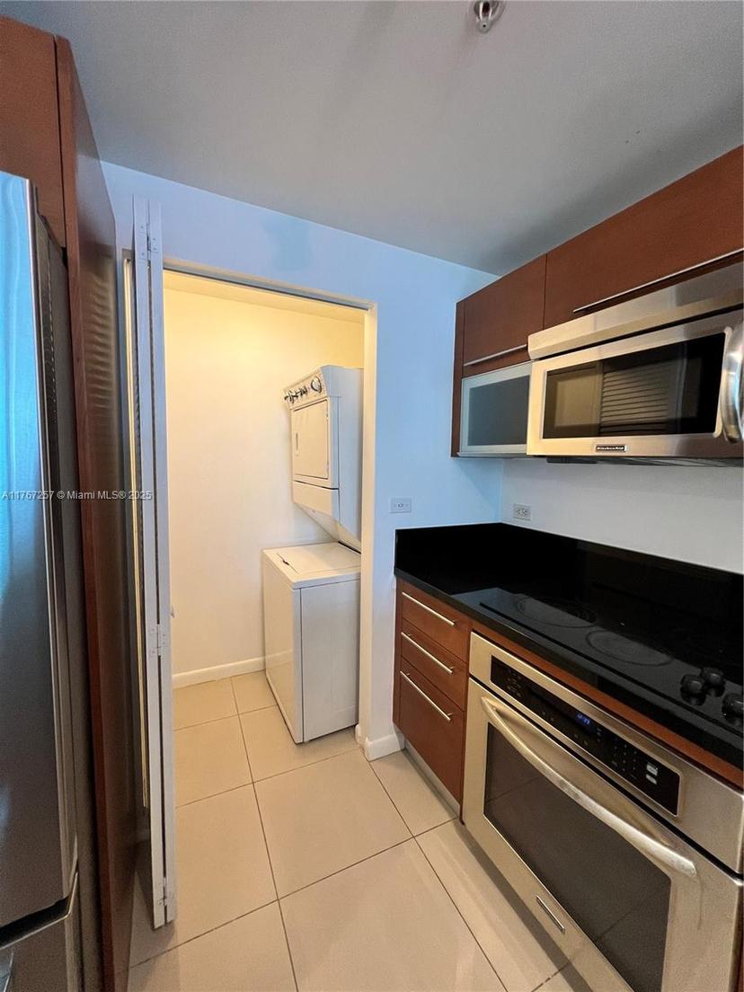 Picture of 244 Biscayne Blvd # 2609, Miami FL 33132